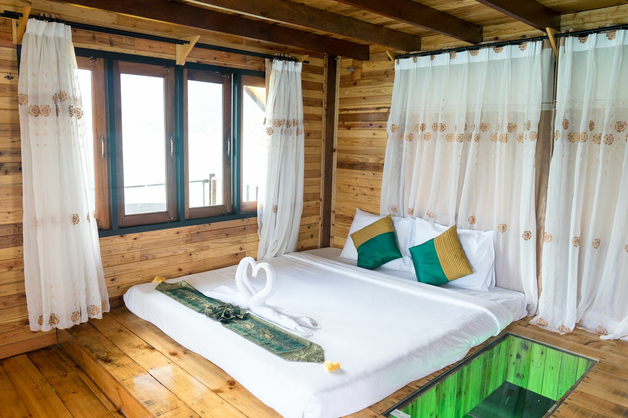 Keeree Warin Chiewlarn Resort Khao Sok National Park Exterior photo