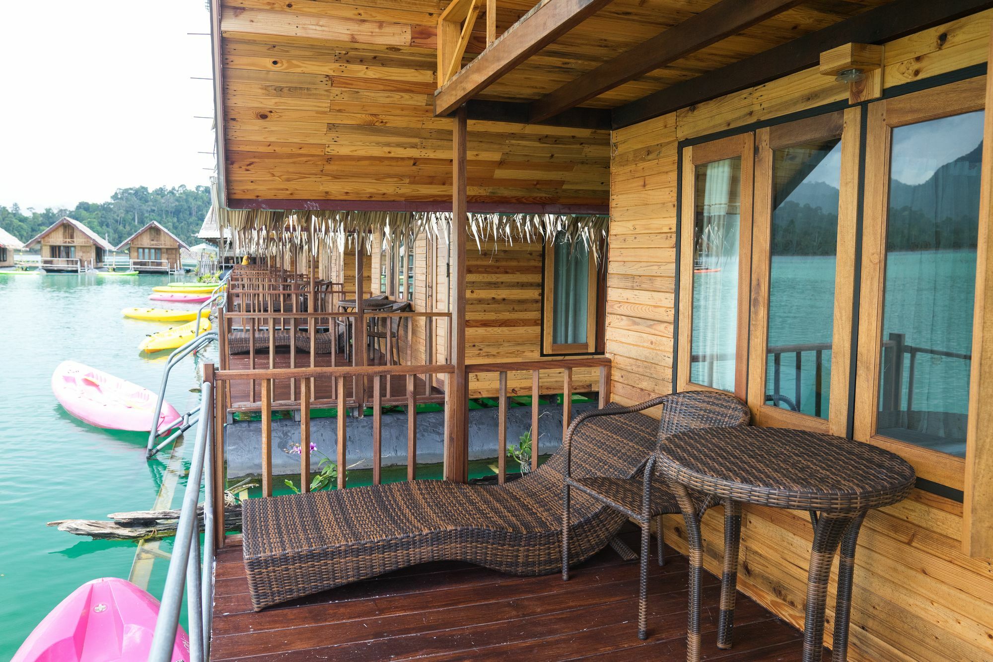 Keeree Warin Chiewlarn Resort Khao Sok National Park Exterior photo